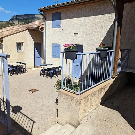 Hotel Les Portes De La Meouge Anciennement Le Serpolet